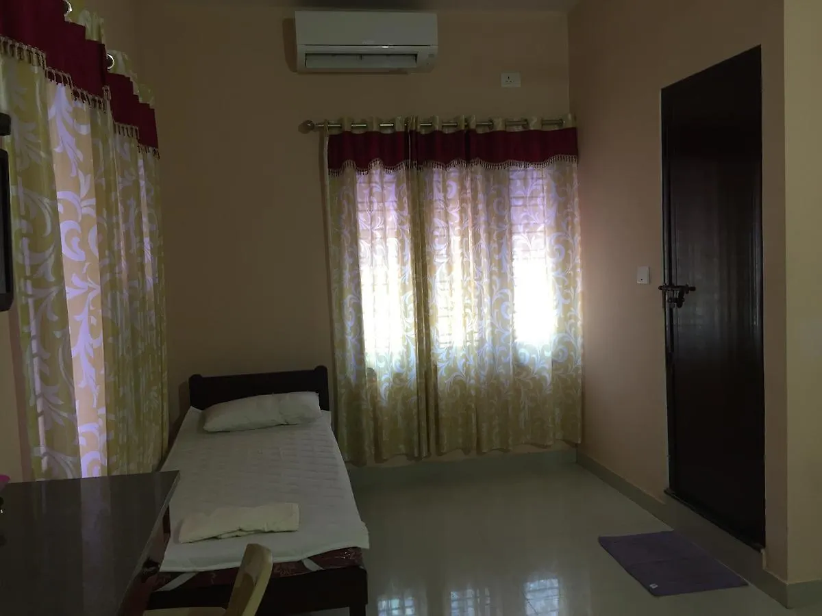 Kochi Mega Tourist Home Palarivattom 2*,